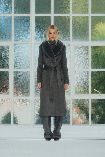 Refined Warmth: Women’s Coats to Elevate Your Wardrobe