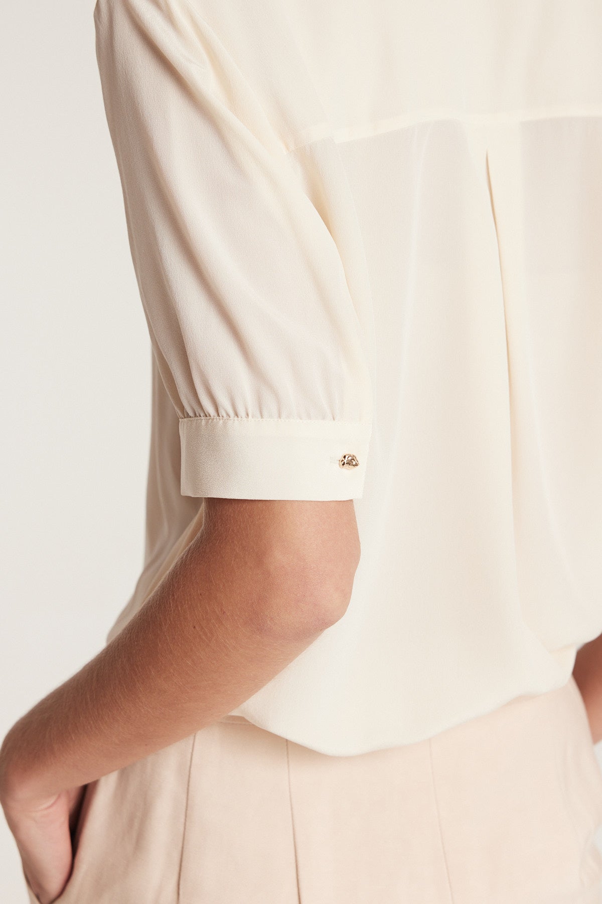 Silk Ss Shirt - Cream-Perri Cutten