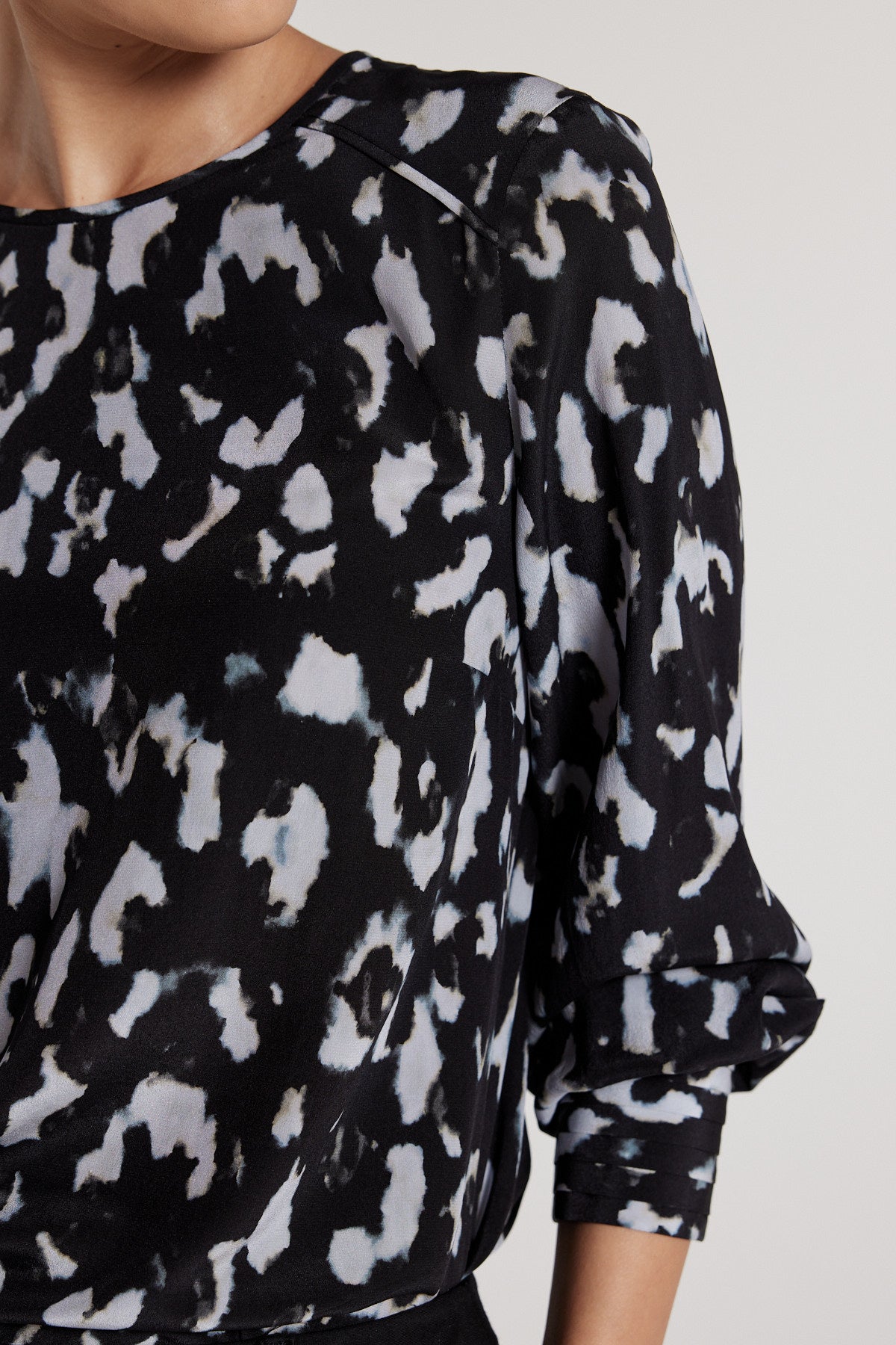 Loulou Silk Top - Black/Grey-Perri Cutten