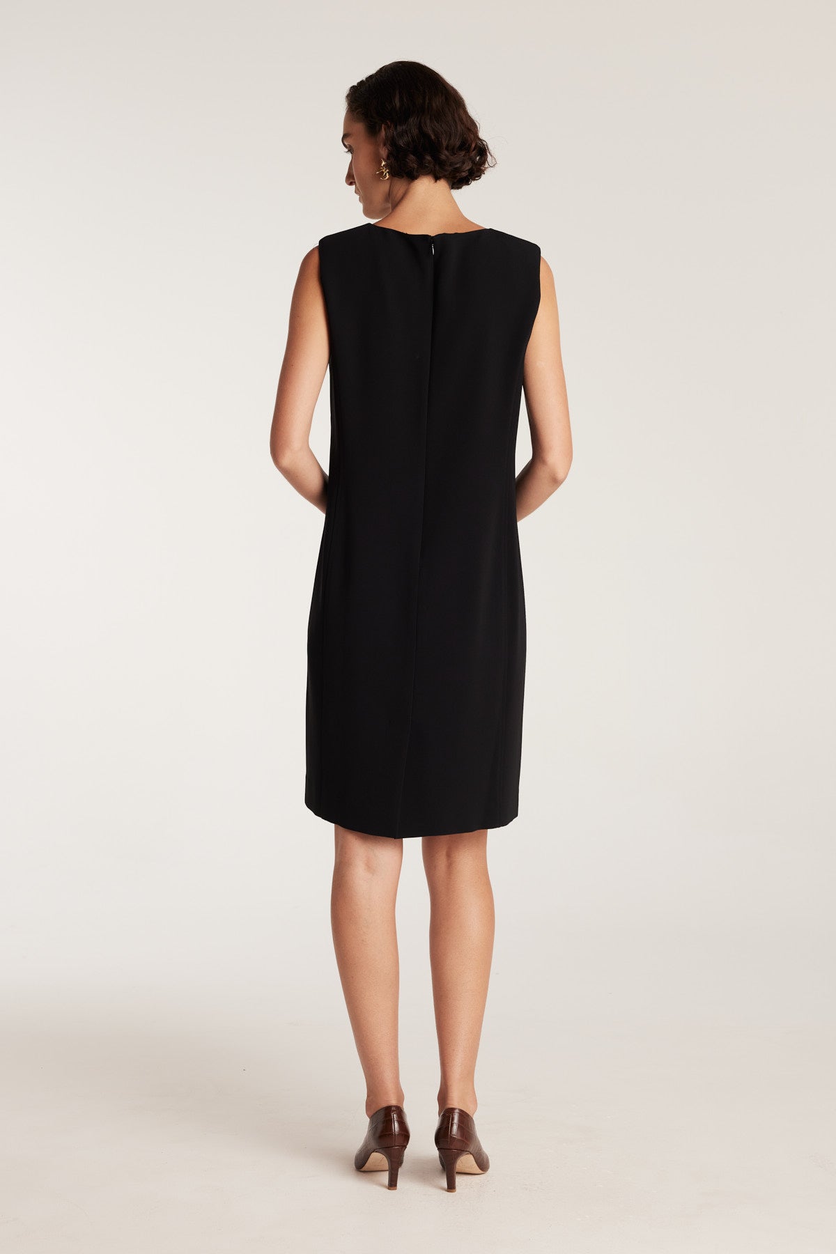 Kendra Shift - Black-Perri Cutten